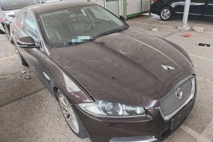 Used Jaguar XF 2014 XF 2.0T Luxury Edition Front Right 45 Deg