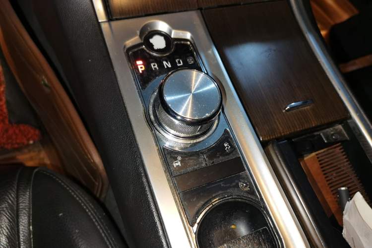 Used Jaguar XF 2014 XF 2.0T Prestige Edition Gear Lever