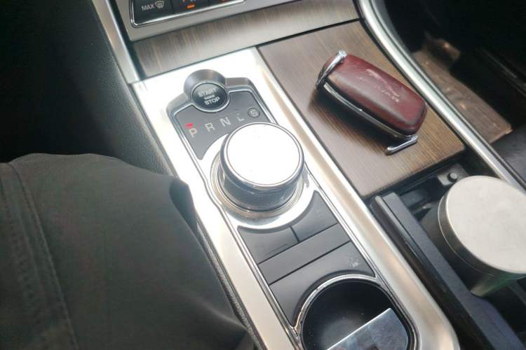 Used Jaguar XF 2014 XF 2.0T Prestige Edition Gear Lever