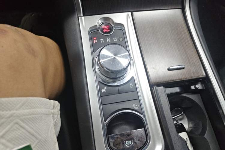 Used Jaguar XF 2014 XF 2.0T Prestige Edition Gear Lever