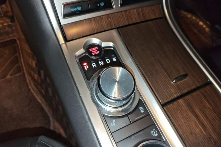 Used Jaguar XF 2014 XF 2.0T Prestige Edition Gear Lever