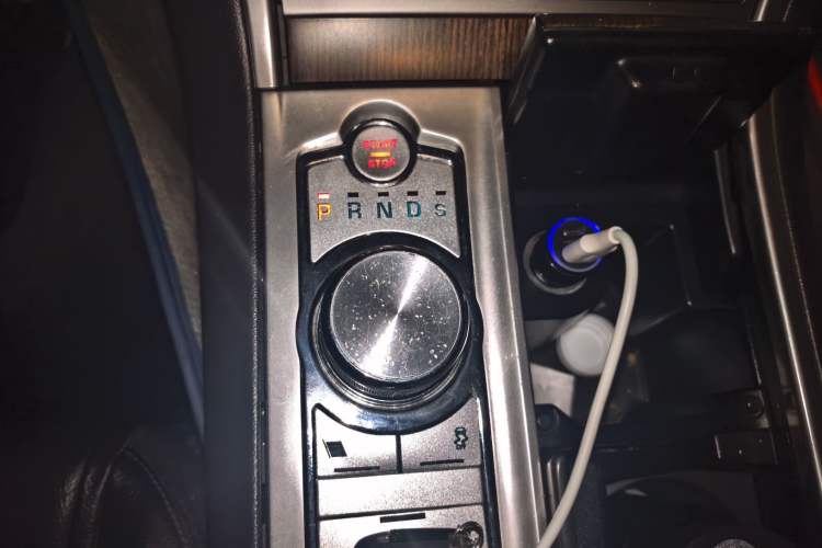 Used Jaguar XF 2014 XF 2.0T Luxury Edition Gear Lever
