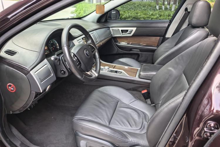 Used Jaguar XF 2014 XF 2.0T Prestige Edition Interior 1