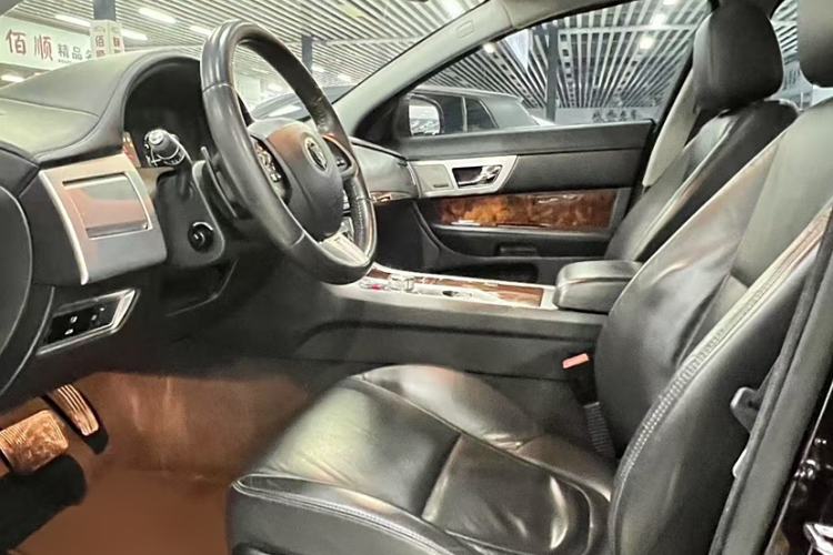 Used Jaguar XF 2014 XF 3.0 SC Luxury Edition Interior 1