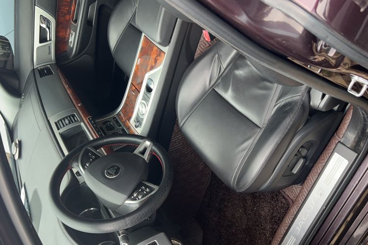 Used Jaguar XF 2014 XF 2.0T Luxury Edition Interior 1