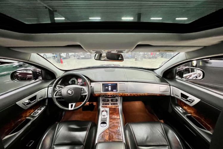 Used Jaguar XF 2014 XF 3.0 SC Luxury Edition Interior 3