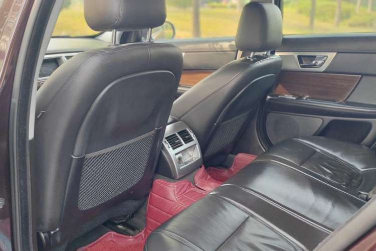 Used Jaguar XF 2014 XF 2.0T Prestige Edition Interior 4
