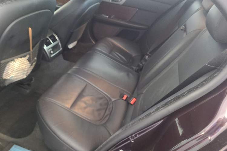 Used Jaguar XF 2014 XF 2.0T Prestige Edition Interior 4
