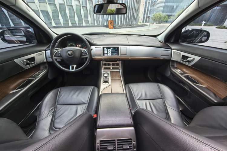 Used Jaguar XF 2014 XF 2.0T Prestige Edition Interior 5