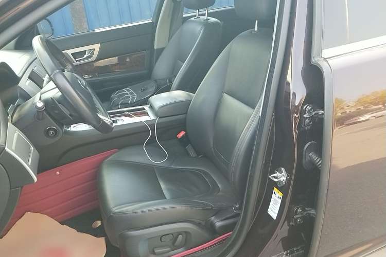 Used Jaguar XF 2014 XF 2.0T Luxury Edition Left Front Seat