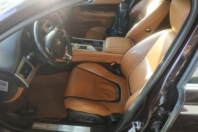 Used Jaguar XF 2014 XF 2.0T Luxury Edition Left Front Seat