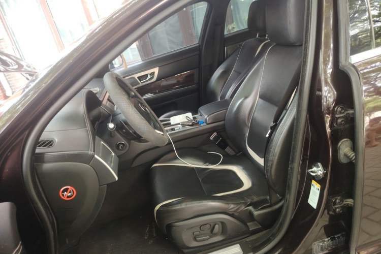 Used Jaguar XF 2014 XF 3.0 SC Luxury Edition Left Front Seat