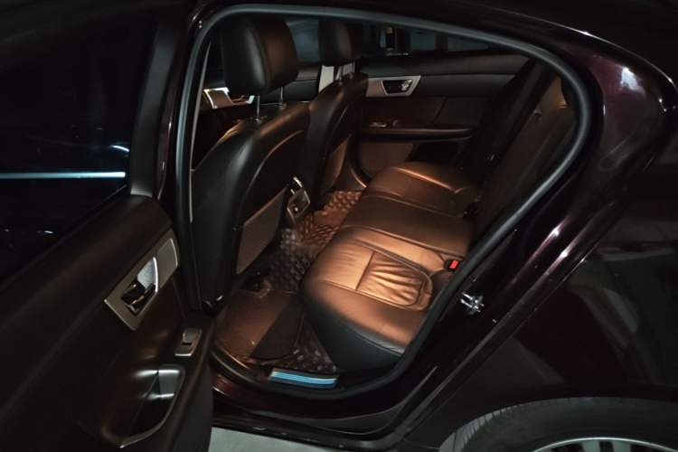 Used Jaguar XF 2014 XF 2.0T Prestige Edition Left Rear Seat
