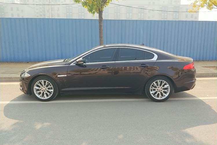 Used Jaguar XF 2014 XF 2.0T Luxury Edition Left Side