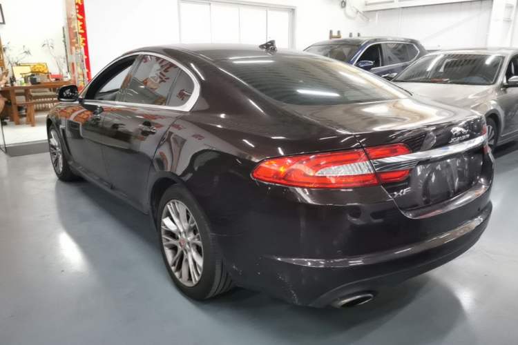 Used Jaguar XF 2014 XF 2.0T Luxury Edition Rear Left 45 Deg