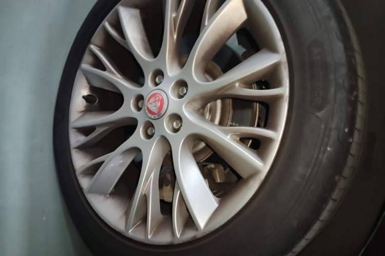 Used Jaguar XF 2014 XF 2.0T Luxury Edition Right Rear Wheel Hub