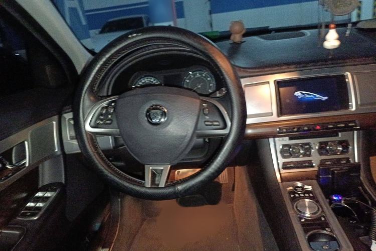 Used Jaguar XF 2014 XF 2.0T Prestige Edition Steering Wheel