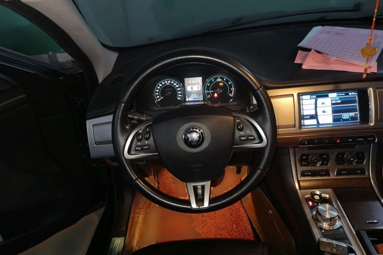 Used Jaguar XF 2014 XF 2.0T Prestige Edition Steering Wheel