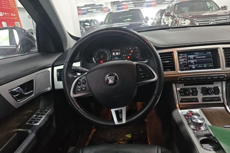 Used Jaguar XF 2014 XF 2.0T Prestige Edition Steering Wheel