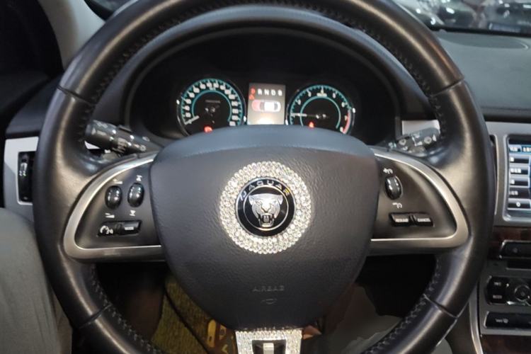 Used Jaguar XF 2014 XF 2.0T Luxury Edition Steering Wheel