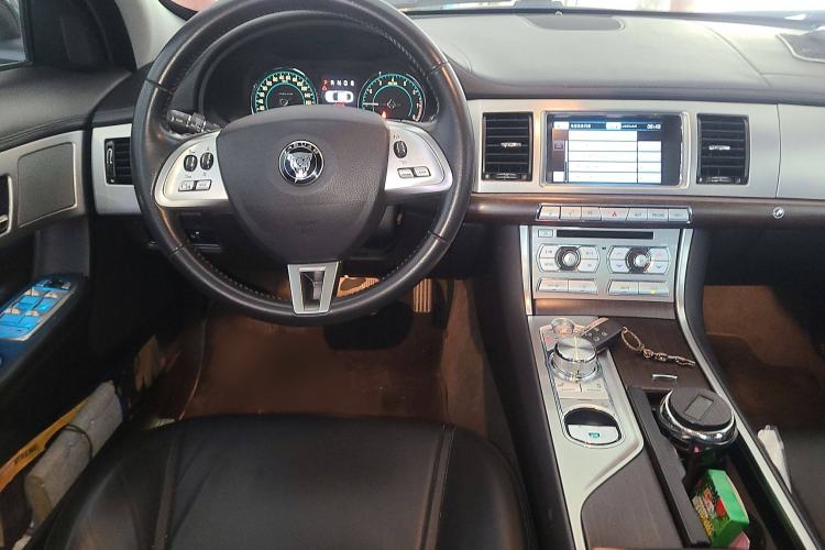 Used Jaguar XF 2014 XF 2.0T Prestige Edition Steering Wheel