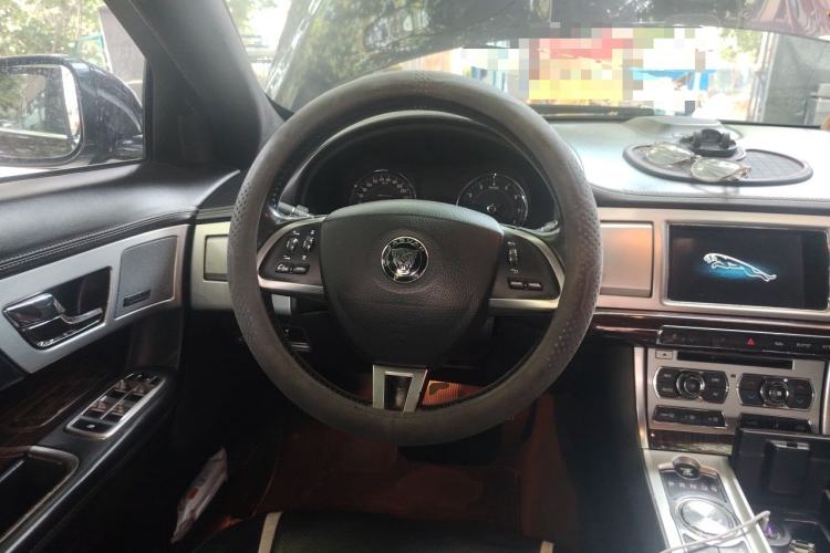 Used Jaguar XF 2014 XF 3.0 SC Luxury Edition Steering Wheel