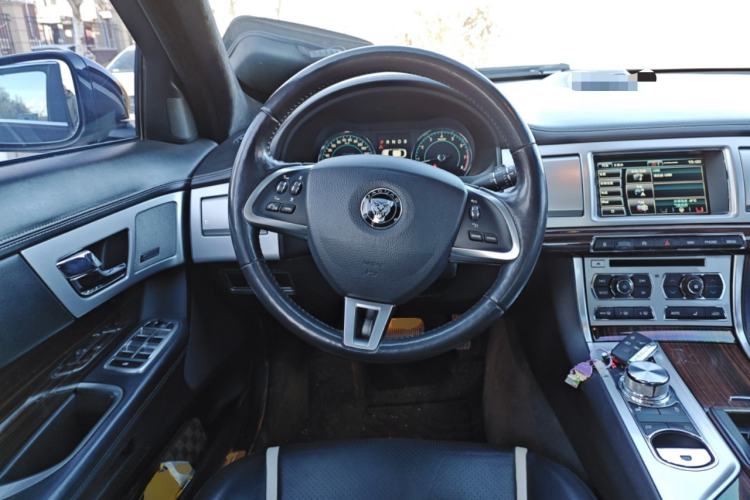 Used Jaguar XF 2014 XF 3.0 SC Luxury Edition Steering Wheel
