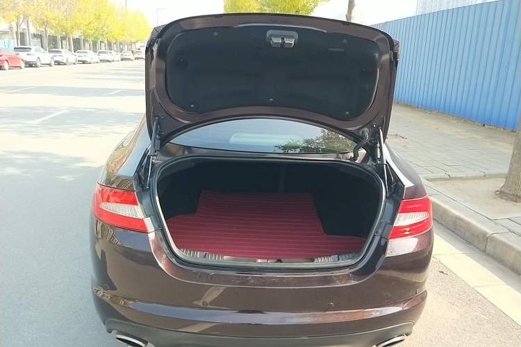 Used Jaguar XF 2014 XF 2.0T Luxury Edition Trunk
