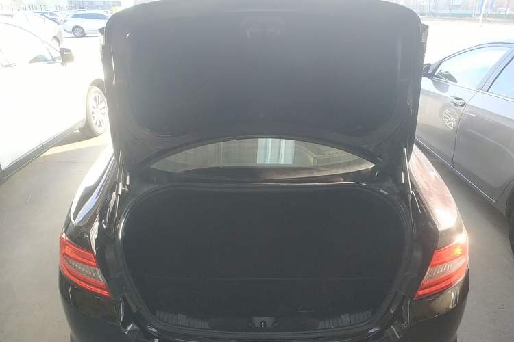 Used Jaguar XF 2014 XF 2.0T Luxury Edition Trunk