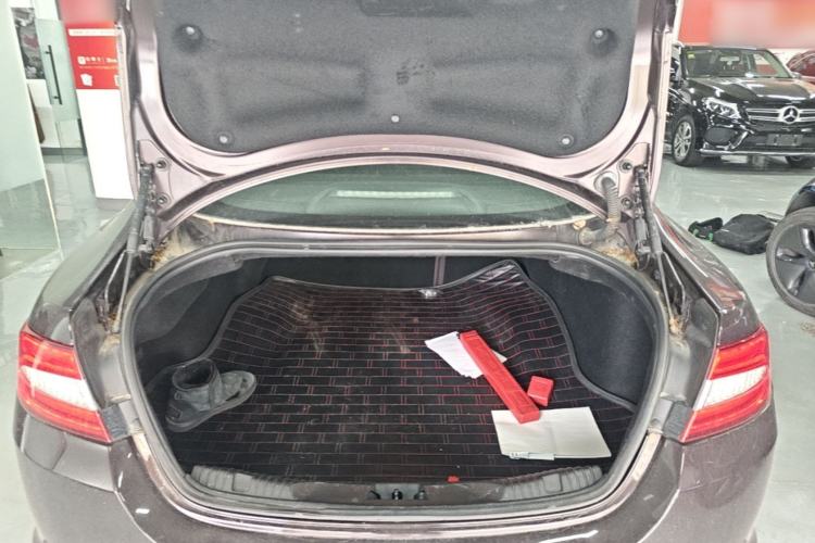 Used Jaguar XF 2014 XF 2.0T Prestige Edition Trunk