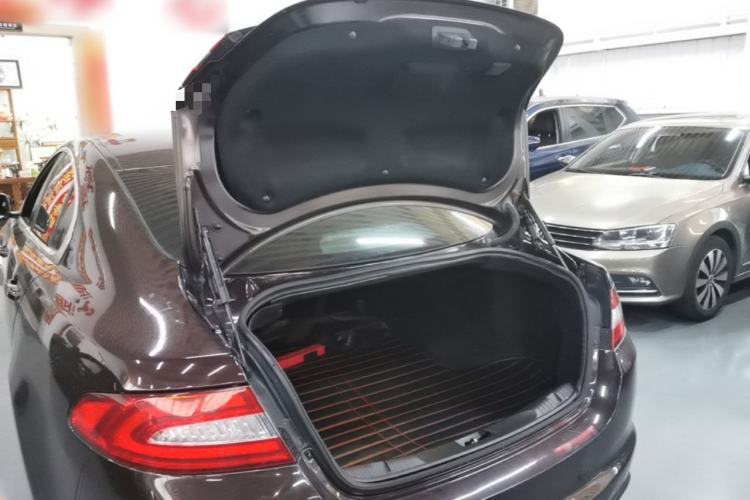 Used Jaguar XF 2014 XF 2.0T Luxury Edition Trunk
