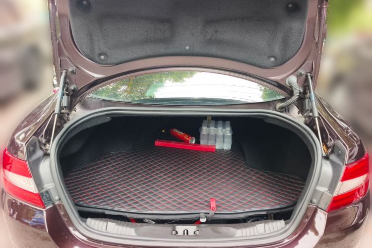 Used Jaguar XF 2014 XF 2.0T Luxury Edition Trunk
