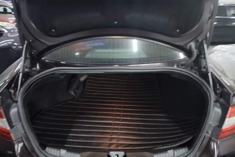 Used Jaguar XF 2014 XF 2.0T Luxury Edition Trunk