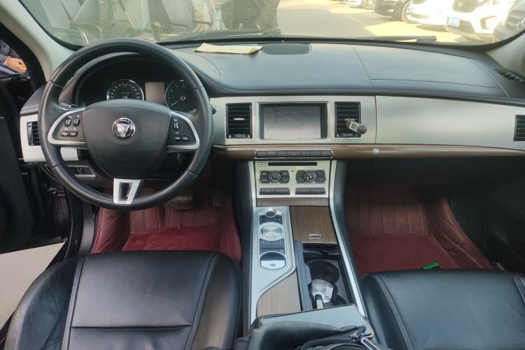 Used Jaguar XF 2014 XF 2.0T Prestige Edition Interior 2
