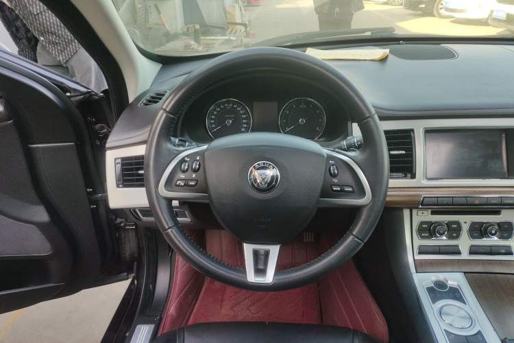 Used Jaguar XF 2014 XF 2.0T Prestige Edition Steering Wheel