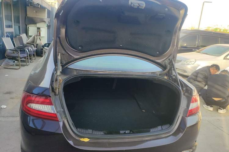 Used Jaguar XF 2014 XF 2.0T Prestige Edition Trunk