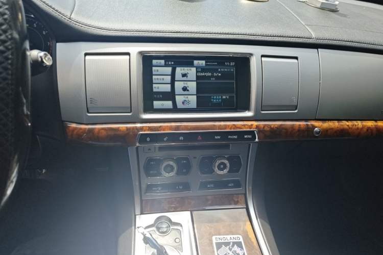 Used Jaguar XF 2014 XF 2.0T Luxury Edition Audio And AC Panel