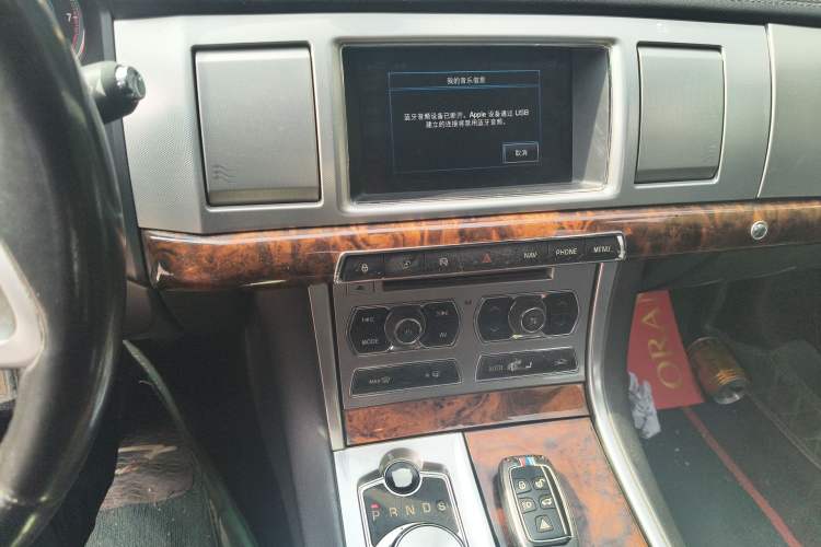 Used Jaguar XF 2014 XF 2.0T Luxury Edition Audio And AC Panel