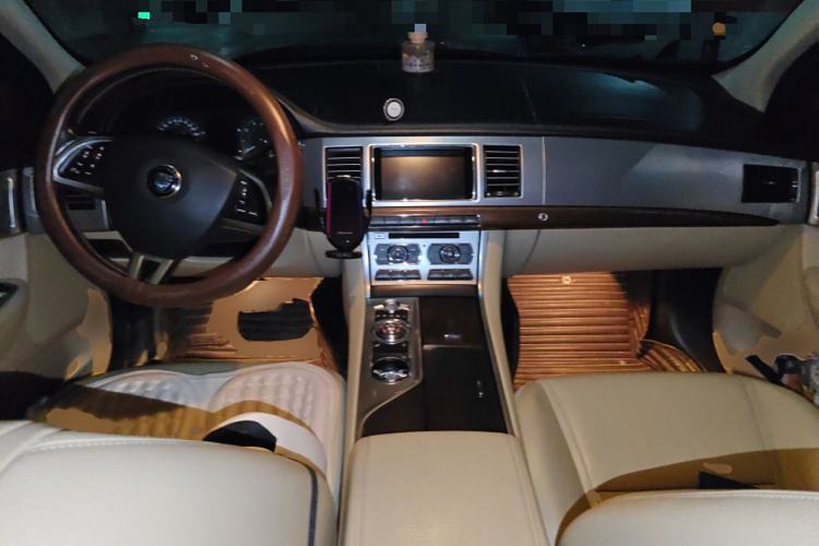 Used Jaguar XF 2014 XF 2.0T Prestige Edition Center Console