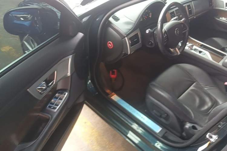 Used Jaguar XF 2014 XF 2.0T Prestige Edition Driver Seat
