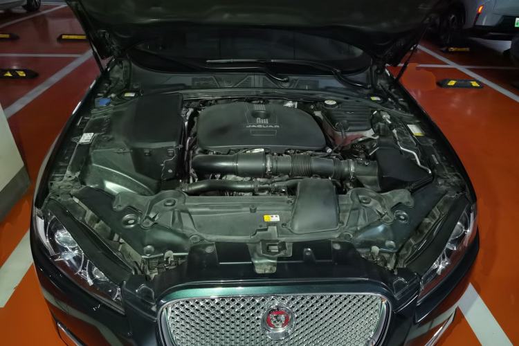 Used Jaguar XF 2014 XF 2.0T Luxury Edition Engine Bay