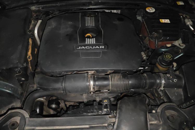 Used Jaguar XF 2014 XF 2.0T Prestige Edition Engine Bay