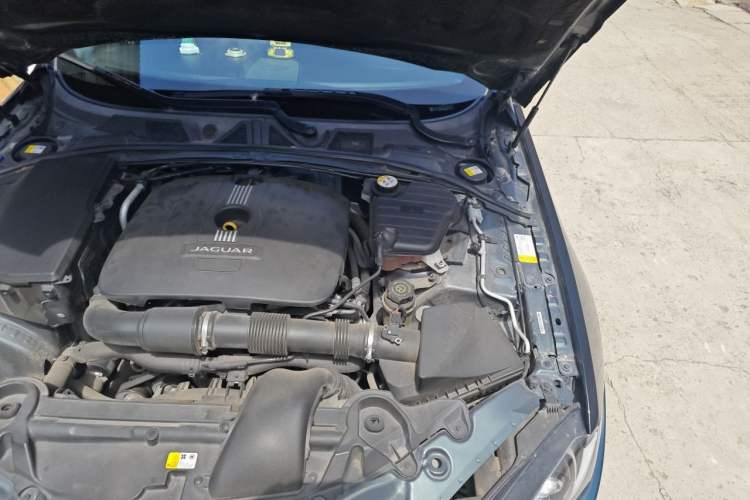 Used Jaguar XF 2014 XF 2.0T Luxury Edition Engine Bay Left