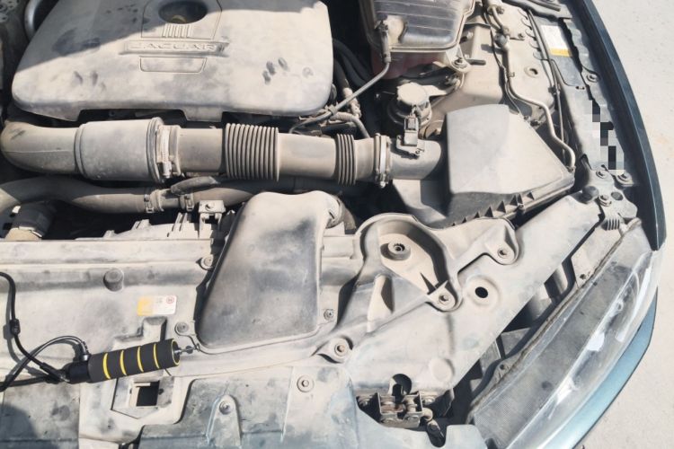 Used Jaguar XF 2014 XF 2.0T Luxury Edition Engine Bay Left