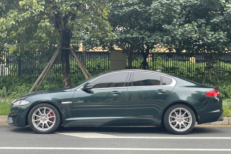 Used Jaguar XF 2014 XF 2.0T Prestige Edition Exterior 4