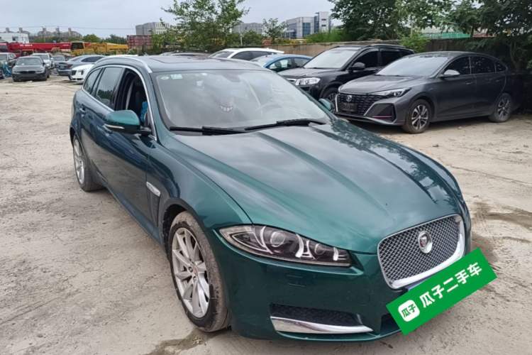 Used Jaguar XF 2014 XF 2.0T Luxury Edition Front Right 45 Deg