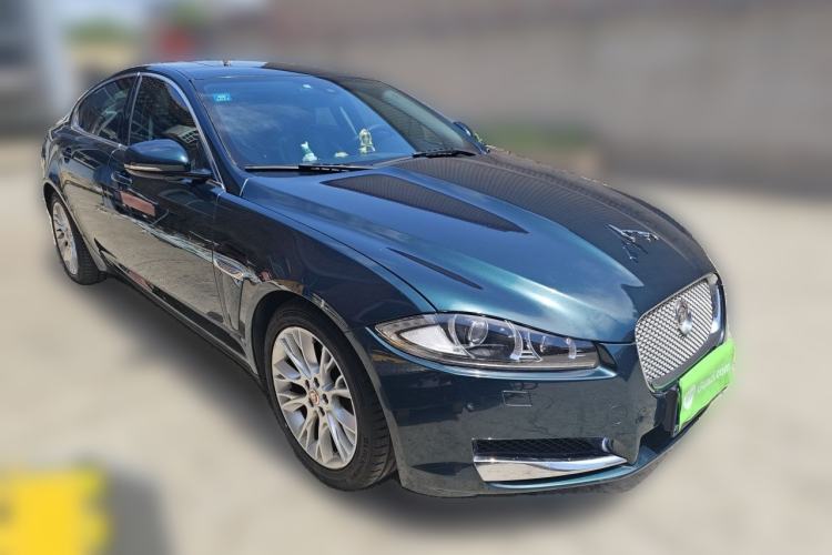Used Jaguar XF 2014 XF 2.0T Luxury Edition Front Right 45 Deg