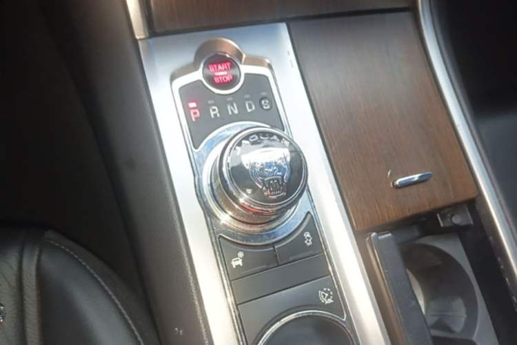 Used Jaguar XF 2014 XF 2.0T Prestige Edition Gear Lever