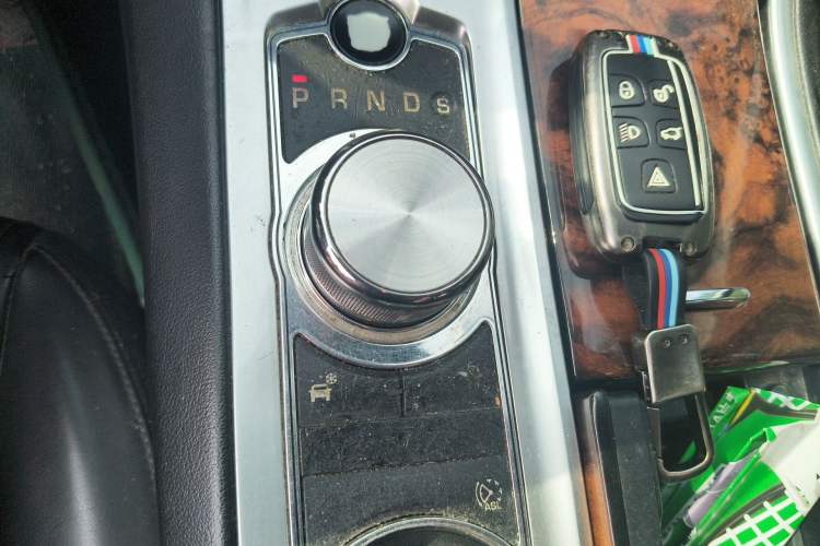 Used Jaguar XF 2014 XF 2.0T Luxury Edition Gear Lever