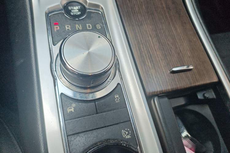Used Jaguar XF 2014 XF 2.0T Prestige Edition Gear Lever